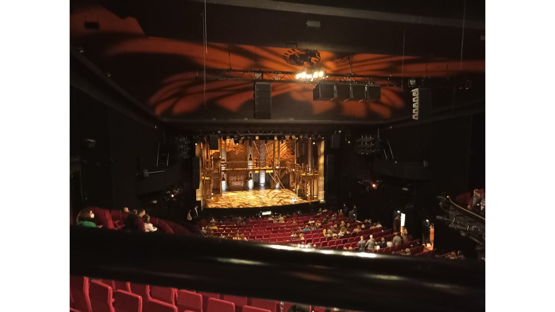 Die Bühne des Operettenauses