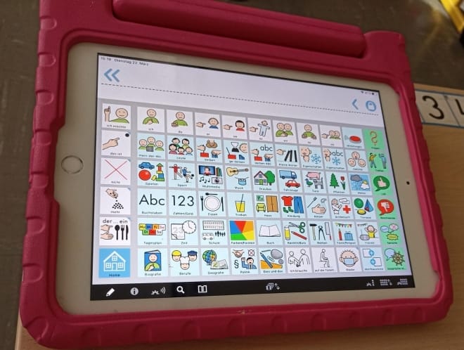 Foto: Ein Ipad mit der Sprachausgabe App Meta Talk
